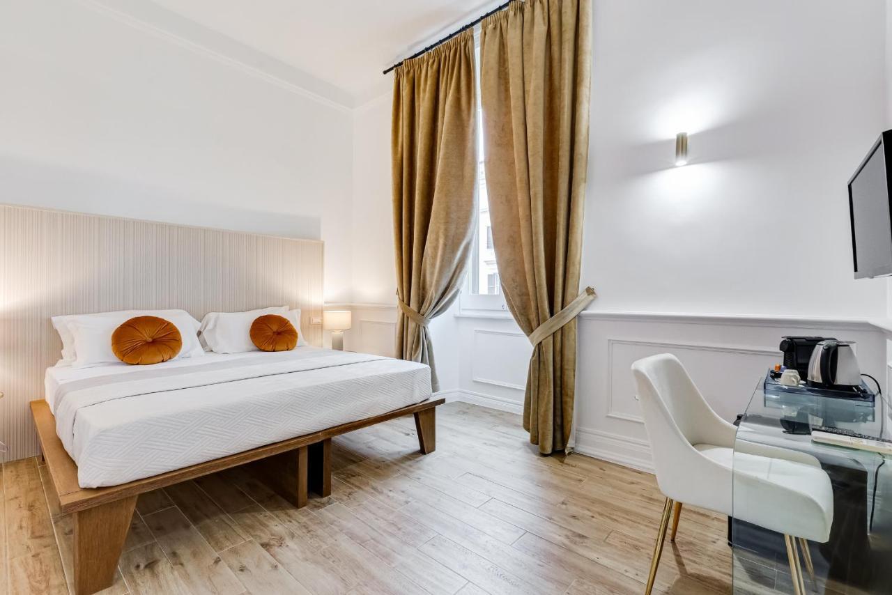 Monti Cavour Roma